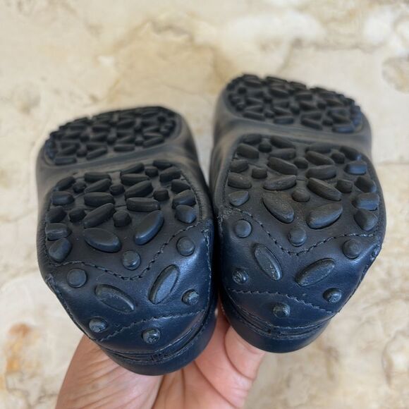 Salvatore Ferragamo Leather Driver with Gancini Ornament - Picture 12 of 16